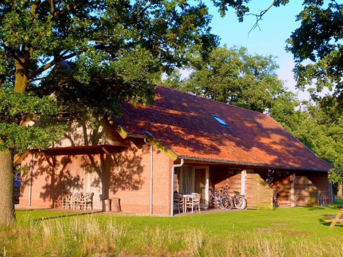 Peaceful Holiday Home With Roofed Terrace Geesteren  الغرفة الصورة